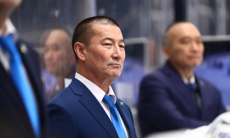 «Смог добиться успеха». Галыма Мамбеталиева похвалили перед матчем «Барыса» в КХЛ