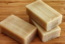 Можно ли мыть посуду хозяйственным мылом — эти нюансы должны знать все