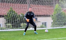 Казахстанский вратарь провел полный матч за российский клуб