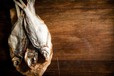 Можно ли заразиться паразитическими червями через вяленую рыбу