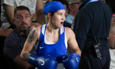 Назым Кызайбай довела до слез титулованную боксершу