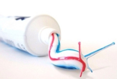 Зачем разрезать тюбик зубной пасты — несколько способов применения, оказалось неожиданно полезно