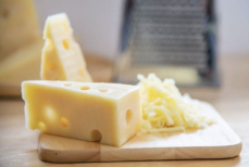 Ученые назвали самый полезный для сердца вид сыра — обеспечивает здоровье сосудов и нормализуют холестерин