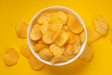 Пищевой наркотик. Диетолог рассказала, сколько чипсов можно есть в день