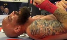 Турнир в США обернулся рекордными нокаутами на первых секундах. Видео