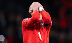 Роналду не забил важный пенальти за сборную Португалии. Видео