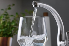 Как очистить воду из-под крана без фильтра — помогут простые методики