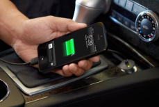 Эта ошибка может стоить вам телефона — почему нельзя ставить его на зарядку в машине