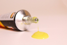 Клей «Момент» держит хорошо — это вы пользуетесь им неправильно, два совета для максимальной сцепки