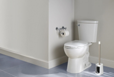 Такая привычка может обернуться проблемами со здоровьем. Почему нельзя брать с собой в туалет телефон