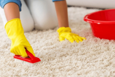 Две ложки этого средства в таз — и даже самый старый ковер станет чище нового. Многолетняя грязь сойдет за 15 минут