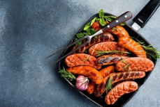 «Запомните простую истину». Доктор Мясников назвал опасные продукты — они уничтожают здоровье печени