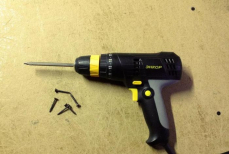 Больше никакого мыла. При вкручивании саморезов используем это копеечное средство — спасет от ржавчины и скрипа