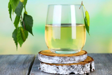 Зачем умываться березовым соком