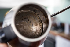 Один продукт из вашего холодильника — и накипи в чайнике больше не будет. О чем идет речь