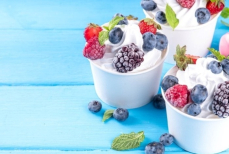 Деменция и диабет под контролем — доктор Мясников назвал самую полезную ягоду