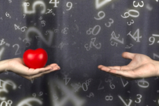 Нумерологи раскрыли, какие числа притягивают любовь и укрепляют отношения
