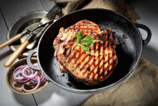 Врач назвал повышающие риск агрессивных видов рака продукты