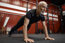 Сколько раз должен отжиматься мужчина в 20, 30 и 40 лет