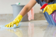 От этих привычек в уборке нужно избавиться. Они тормозят процесс и наносят больше вреда, чем пользы
