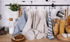 Как наши бабушки стирали кухонные полотенца до белизны