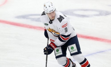 Хоккеист сборной Казахстана набрал первое очко в Кубке Гагарина-2025. Видео