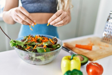 Названы продукты, способствующие сжиганию жира