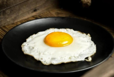 Можно ли жарить яичницу на сливочном масле. Об этом необходимо знать каждому