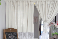 Снимать не надо. Как хитро очистить шторы за 15 минут — мало кто знает об этом эффективном приеме