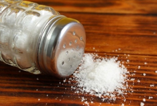 «Не покупайте». Доктор Мясников предостерег от этой замены соли