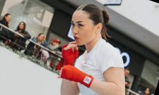 Тренер Муздиман отреагировал на отказ соперницы драться в андеркарде Алимханулы