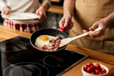 Врач назвал увеличивающий риск деменции продукт