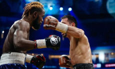 Видео полного боя Жанибека Алимханулы с ярким нокаутом за два титула чемпиона мира