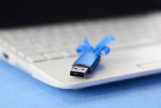 Казахстанцам рассказали, как использование флешек может принести проблемы