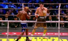 Тревожную деталь отметили в победном бою Жанибека Алимханулы в Астане