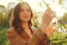 Будут плакать, но от счастья. Эти четыре знака зодиака вот-вот переживут лучший момент весны