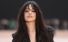 Актрисе понадобилось время, чтобы принять себя. Звезда фильма «Золушка» показала, как выглядит в бикини