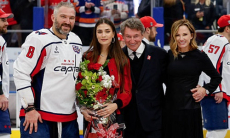 Жена Александра Овечкина получила подарок на 144 миллиона за рекорд мужа