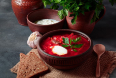 Что сначала кладут в борщ — капусту или зажарку