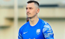 Вратарь сборной Казахстана за 98 секунд пропустил два гола за европейский клуб. Видео