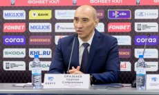 Нурлана Оразбаева похвалили в КХЛ после отставки из «Барыса»