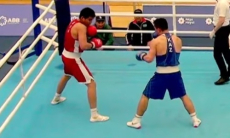 Разгромом обернулся последний бой Казахстана и Узбекистана в полуфинале турнира по боксу в Баку