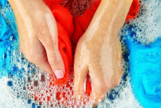 Эксперты объяснили, почему стиральный порошок не справляется со стиркой — дело не в марке, а в воде