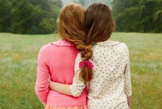 Дружба с первого запаха — как женщины выбирают себе приятельниц