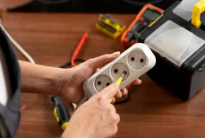 Названа частая и опасная ошибка при использовании удлинителя. Может вызвать пожар