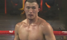 Боксер сборной Казахстана проиграл во втором бою в профи