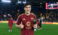 Нападающий сборной Узбекистана получил приз в итальянской Серии А