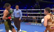 Тяжелый нокаут решил судьбу «абсолюта» в главном бою вечера бокса в США. Видео