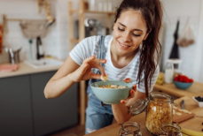 Одно изменение в 11 утра снижает уровень холестерина, давление и вес
