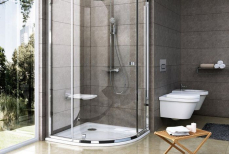 Душевая кабина и зеркала засияют чистотой — раскрыт простой способ избавления от разводов и налёта